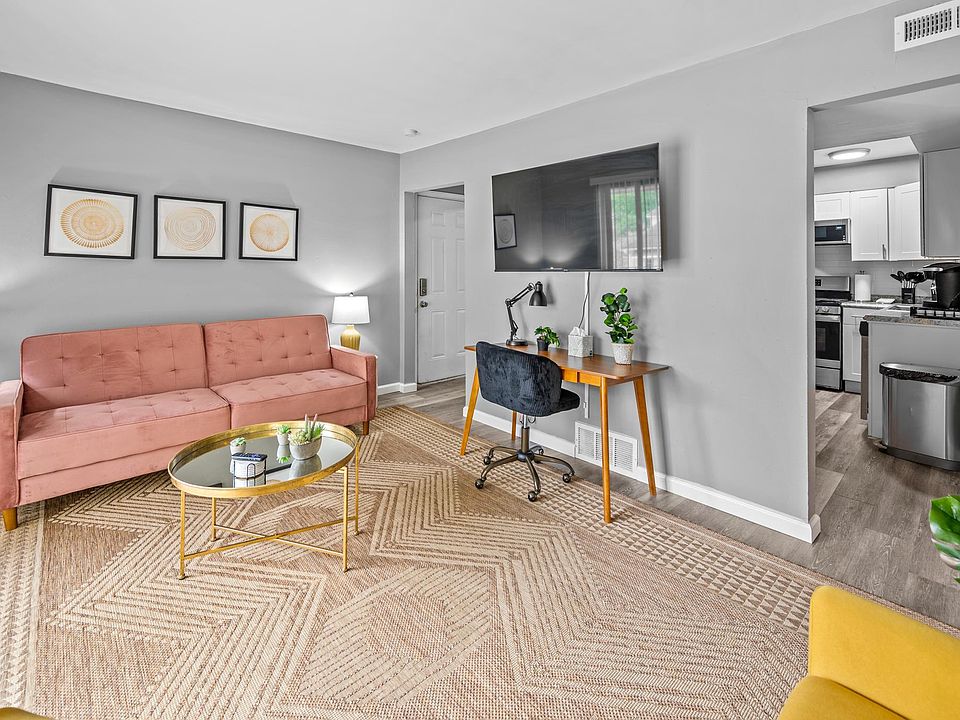 1st image of 604 Clark St APT 7