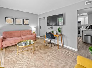 604 Clark St APT 7, Saint Charles, MO 63301