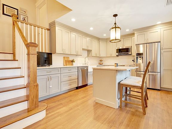 3rd image of 429 Hillside Ave