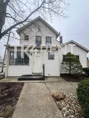 389 W Liberty St #1