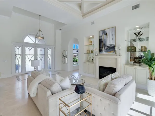 8683 Purslane DR, NAPLES, FL 34109