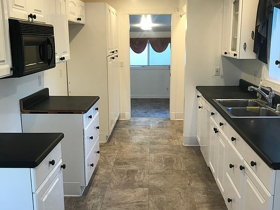 4th image of 4127 W 172nd St
