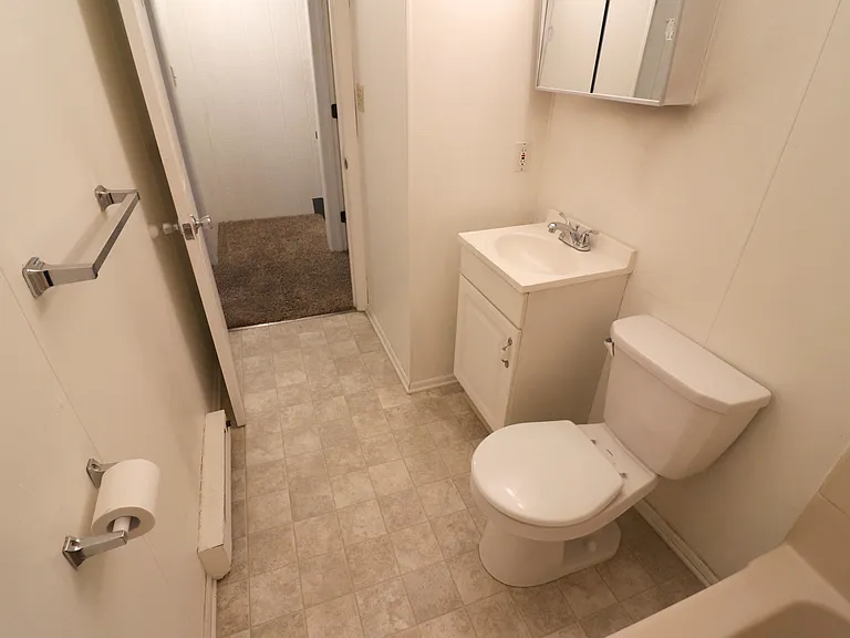 38 N Charles St — Photo 15