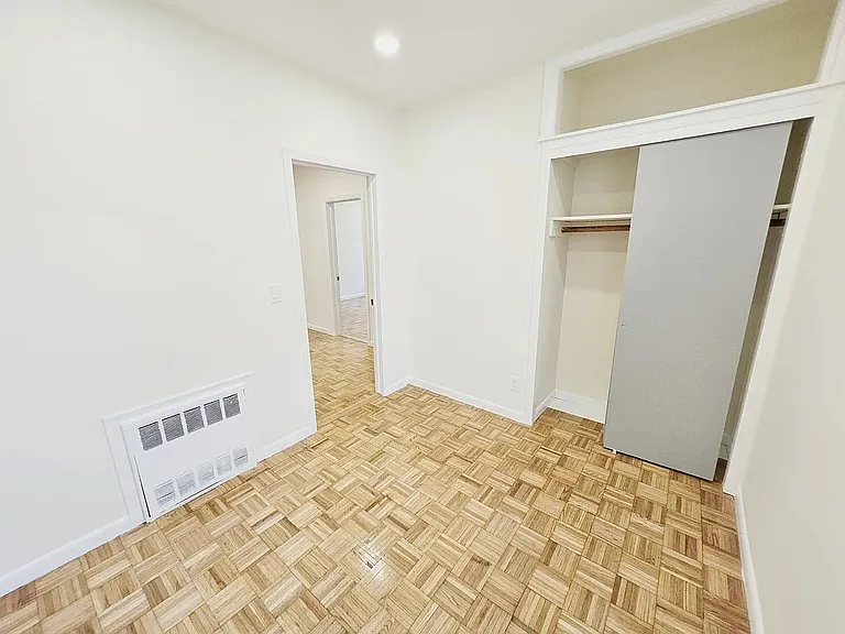 21-24 30th Dr #2A — Photo 11