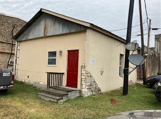 211 W Washington Ave, Navasota, TX 77868
