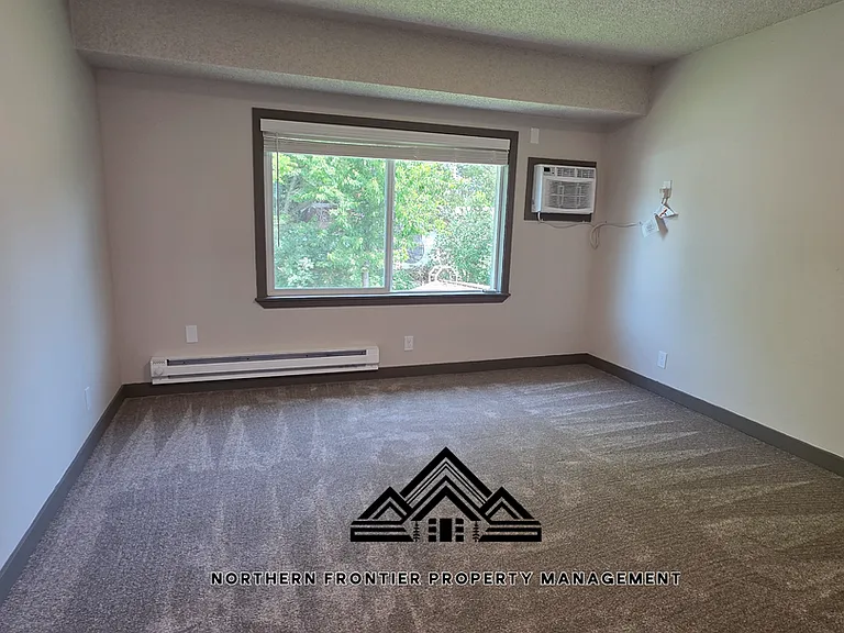 418 SW 4th St — Photo 10