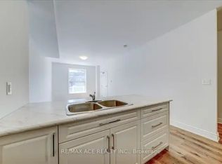 183 Munro St #1A, Toronto, ON M4M2B8