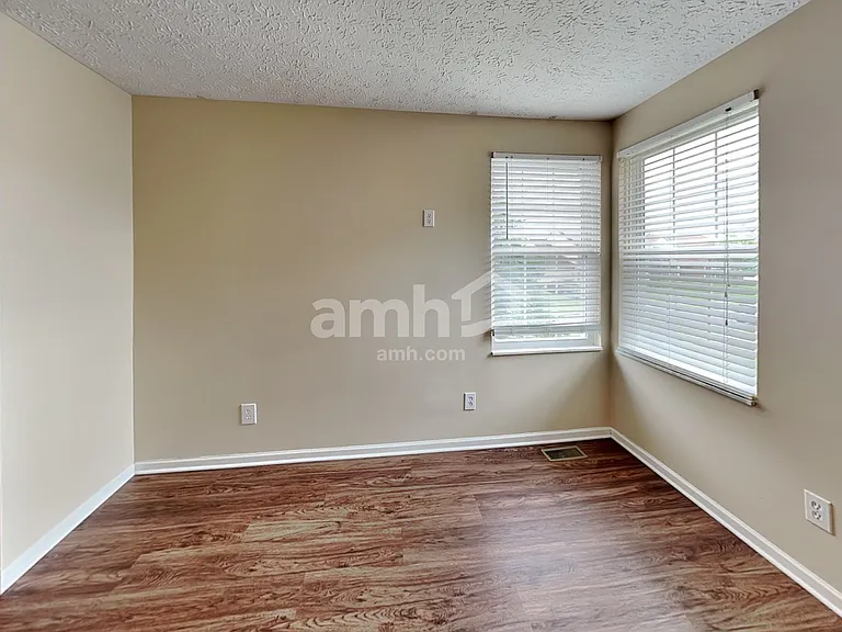 1095 Mastell Dr — Photo 19