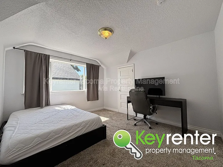 8434 Tacoma Ave S #3 — Photo 2