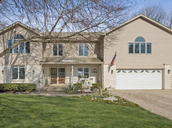 1424 E Jonquil Cir, Arlington Heights, IL 60004