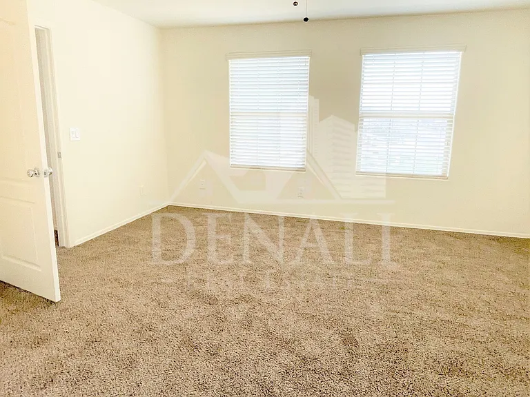 3557 E Erie St — Photo 9