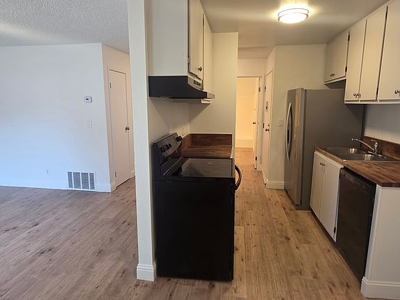 5th image of 4608 Neil Rd Unit 212