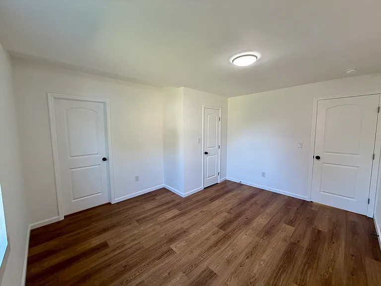206 E Burwell Ave — Photo 12