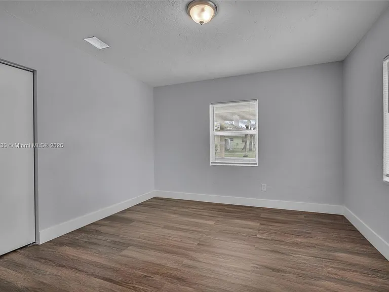 2243 Greene St — Photo 15