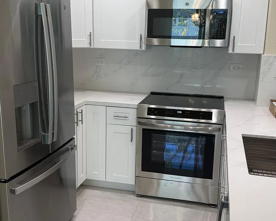 440 Navaro Pl #103