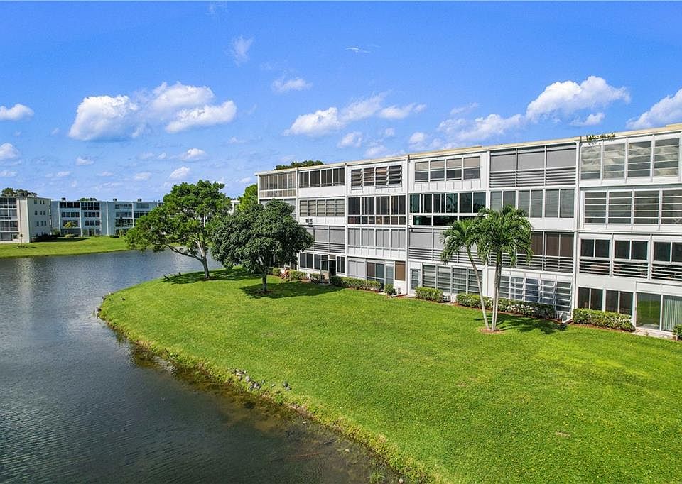 1st image of 4037 Harwood Dr #D