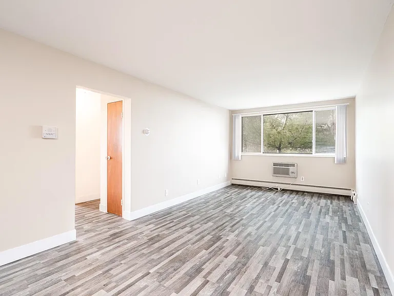RIVERSIDE FLATS — Photo 10