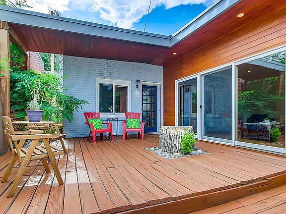 Outdoor space flows...