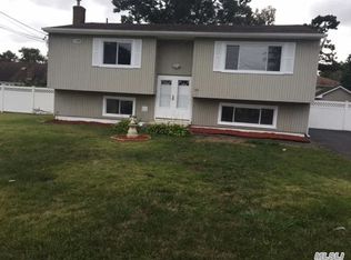 96 Fulton St, West Babylon, NY 11704