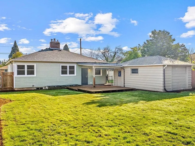 1093 Icel Ct NE — Photo 17
