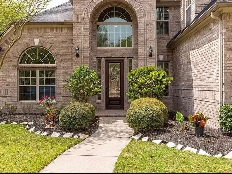 2207 Bayou Cove Ln — Photo 4
