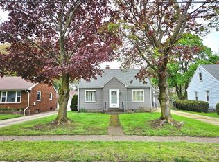 2104 N Manor Dr, Erie, PA 16505