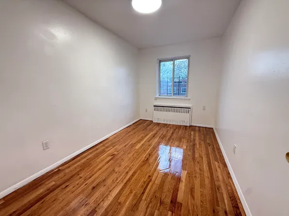 592 East 81st Street image 17 of 24