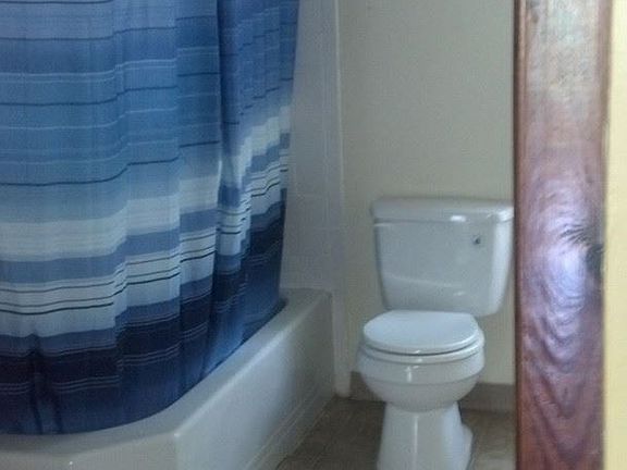 4th image of 1029 E Parker Ave