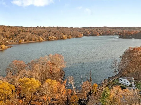 14 Lake Shore Drive, Patterson, NY 12563