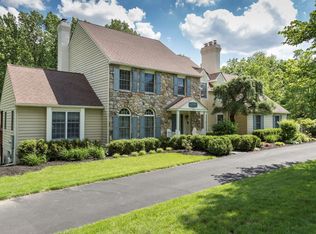 33 Bridlewood Dr, New Hope, PA 18938