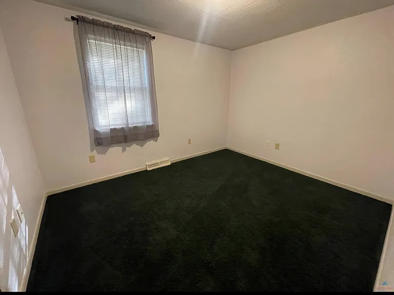 44 Circle Dr — Photo 12