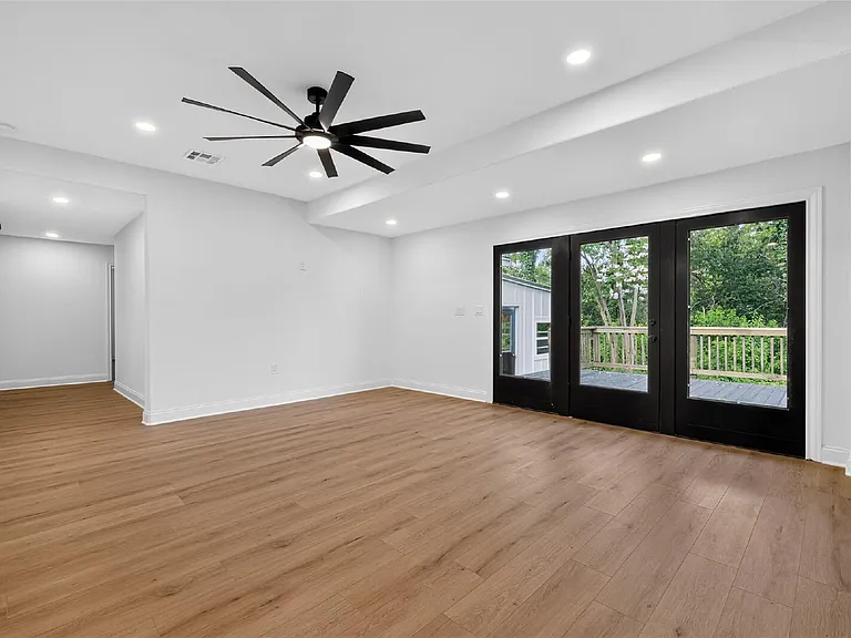 2808 Woodland Dr — Photo 4