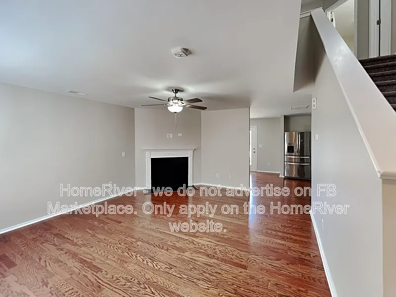 4 bed, 2.5 bath, 1948 sqft, $2,175 — Photo 3