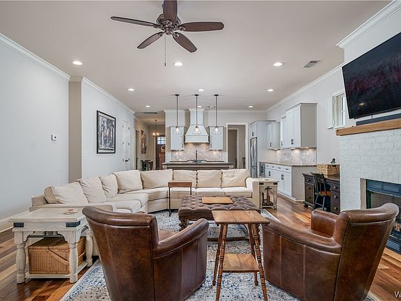 5th image of 5382 Courtney Ave