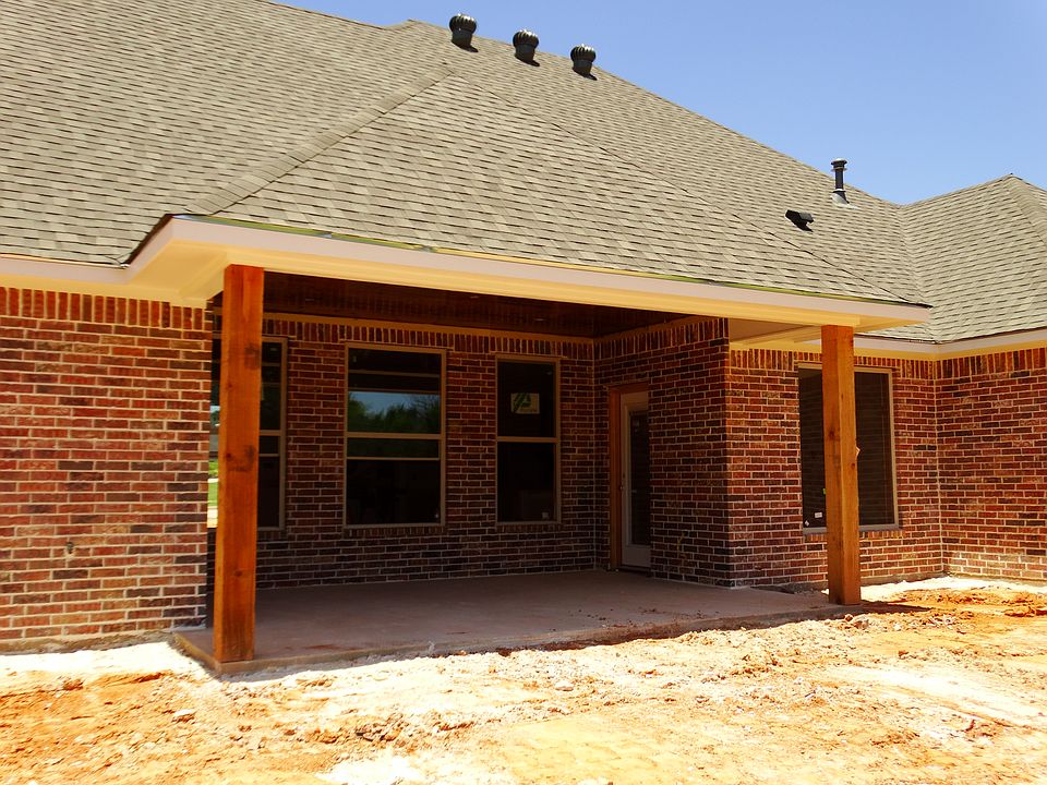 2nd image of 1003 Crescent Hill Ct