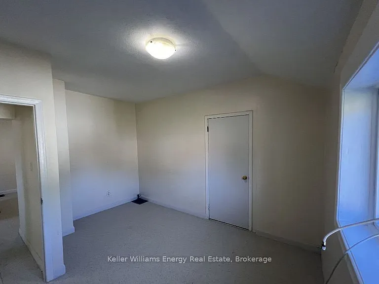 169 Mary St N #1 — Photo 2