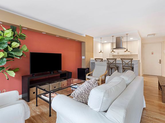 4th image of 1991 Broadway APT 14B