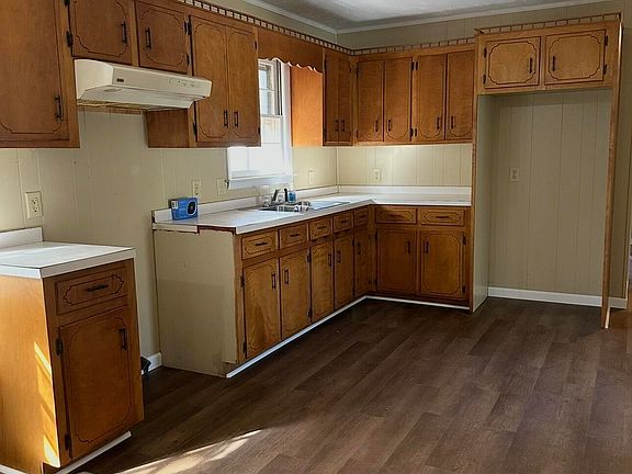 4th image of 106 S Wilkes Street