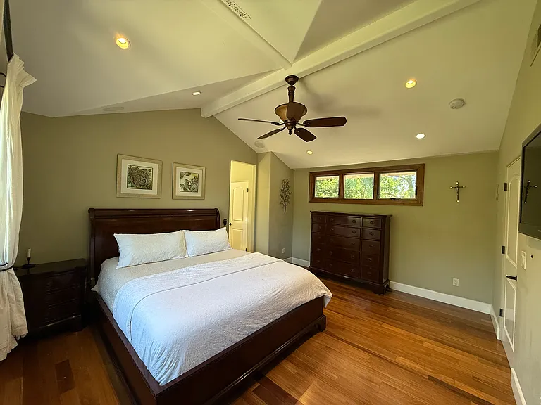 Master Suite 1
