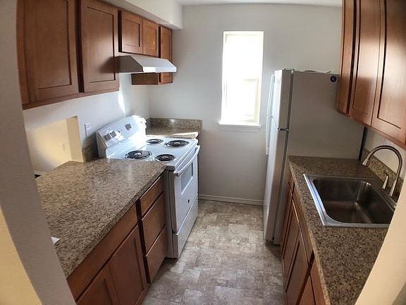 4th image of 4830 S Garden St APT B