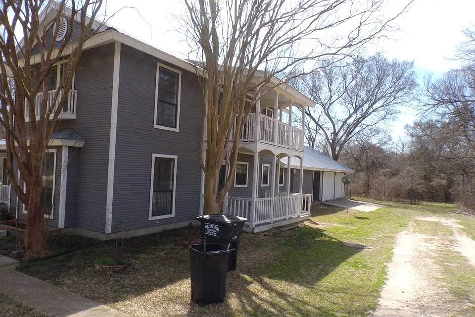 3 bed, 2.5 bath, 2004 sqft, $2,000 — Photo 4