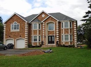 8 Mila Ct, Edison, NJ 08820