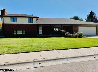 1655 Virginia Ave, Gering, NE 69341