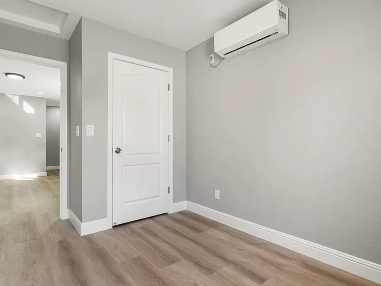 2116 Report Ave — Photo 9