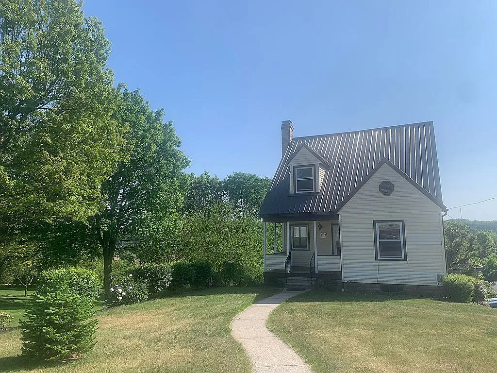 1100 Grove Ave photo 1