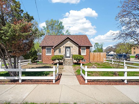 2nd image of 5017 Hickman Rd