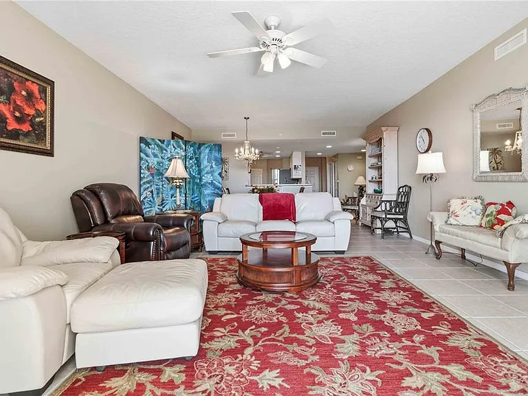 8921 Lake Dr #504 — Photo 4