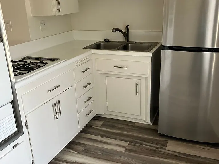 1134 N Clark St — Photo 2