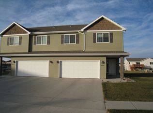 4295 Auburn Ave, Fargo, ND 58104