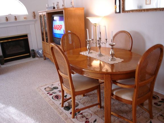 Living Rm & Dining Area